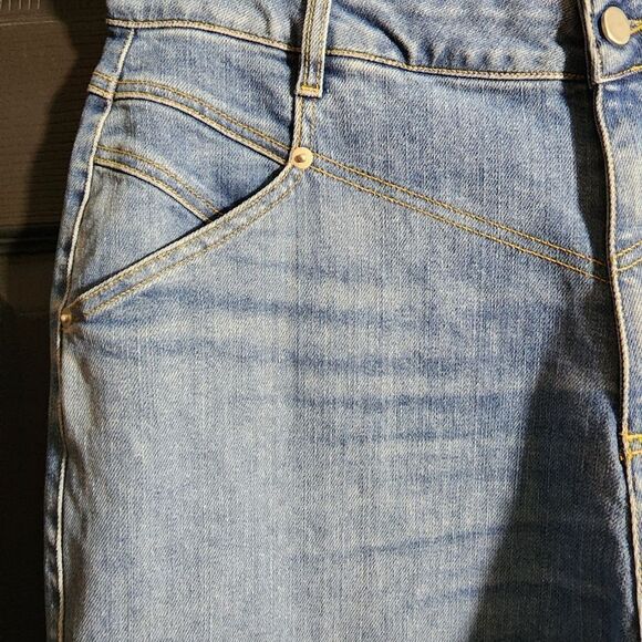 Wrap London Relaxed High Waisted Relaxed Stretch Tapered Jeans - Picture 12 of 16